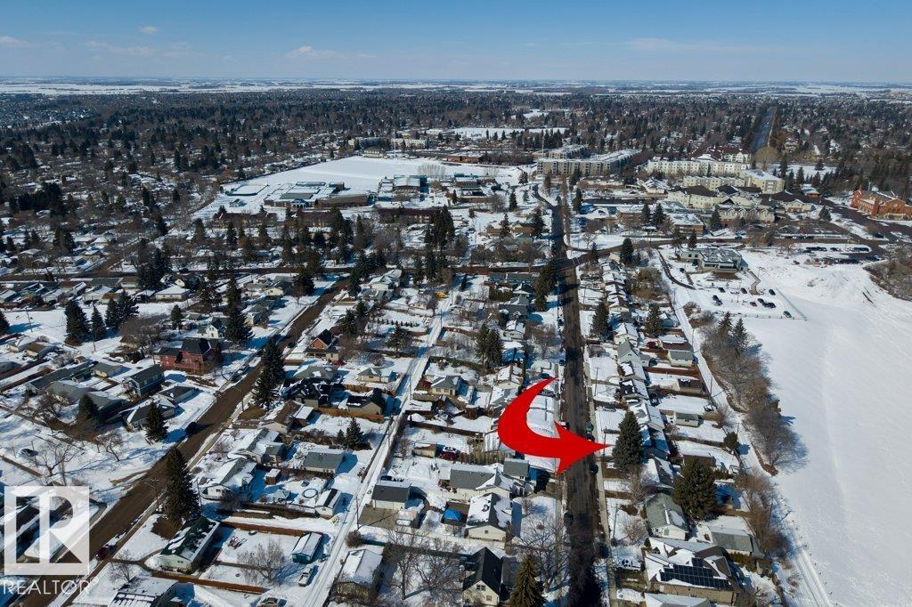 25 MOUNT ROYAL DR, St. Albert