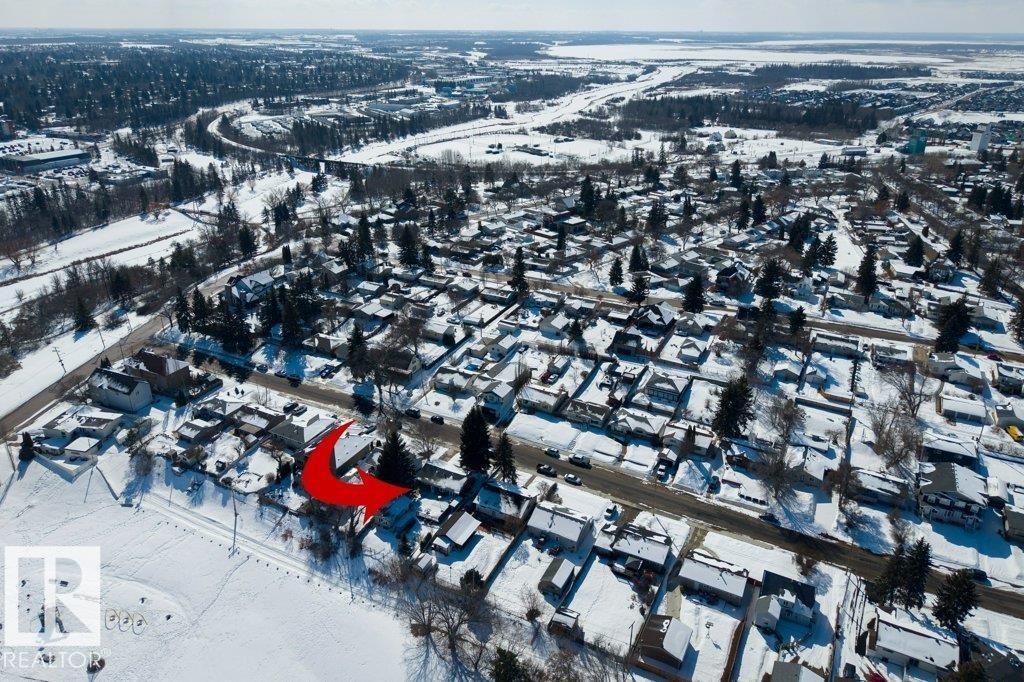 25 MOUNT ROYAL DR, St. Albert