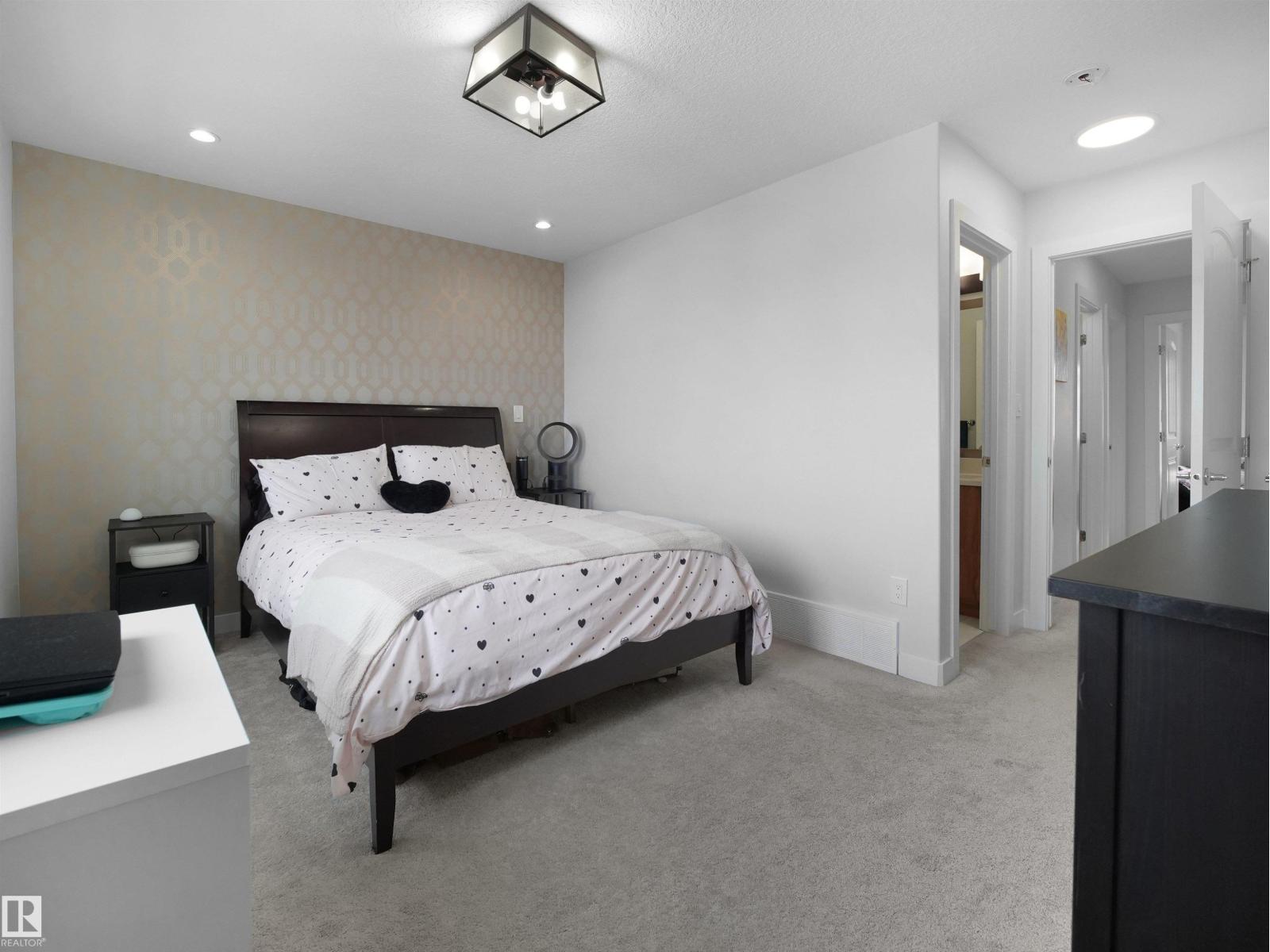 #55 2803 14 AV NW NW, Edmonton