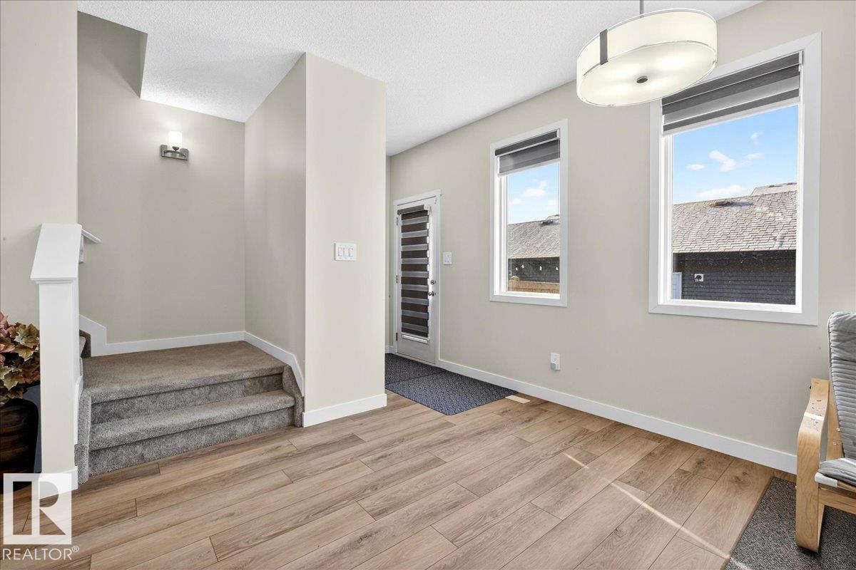 5315 22 AV SW, Edmonton