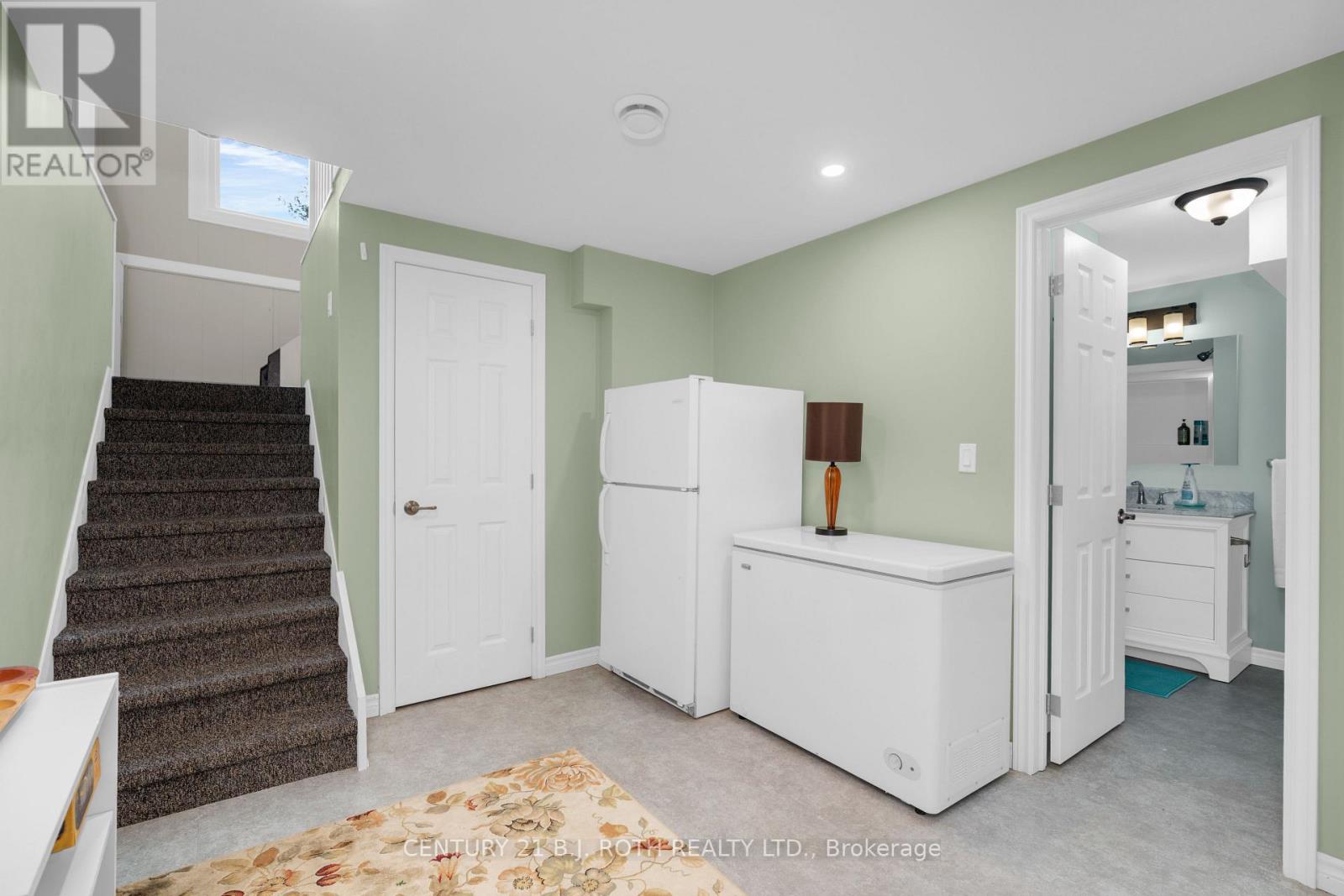 239 AVERY POINT ROAD — photo 23