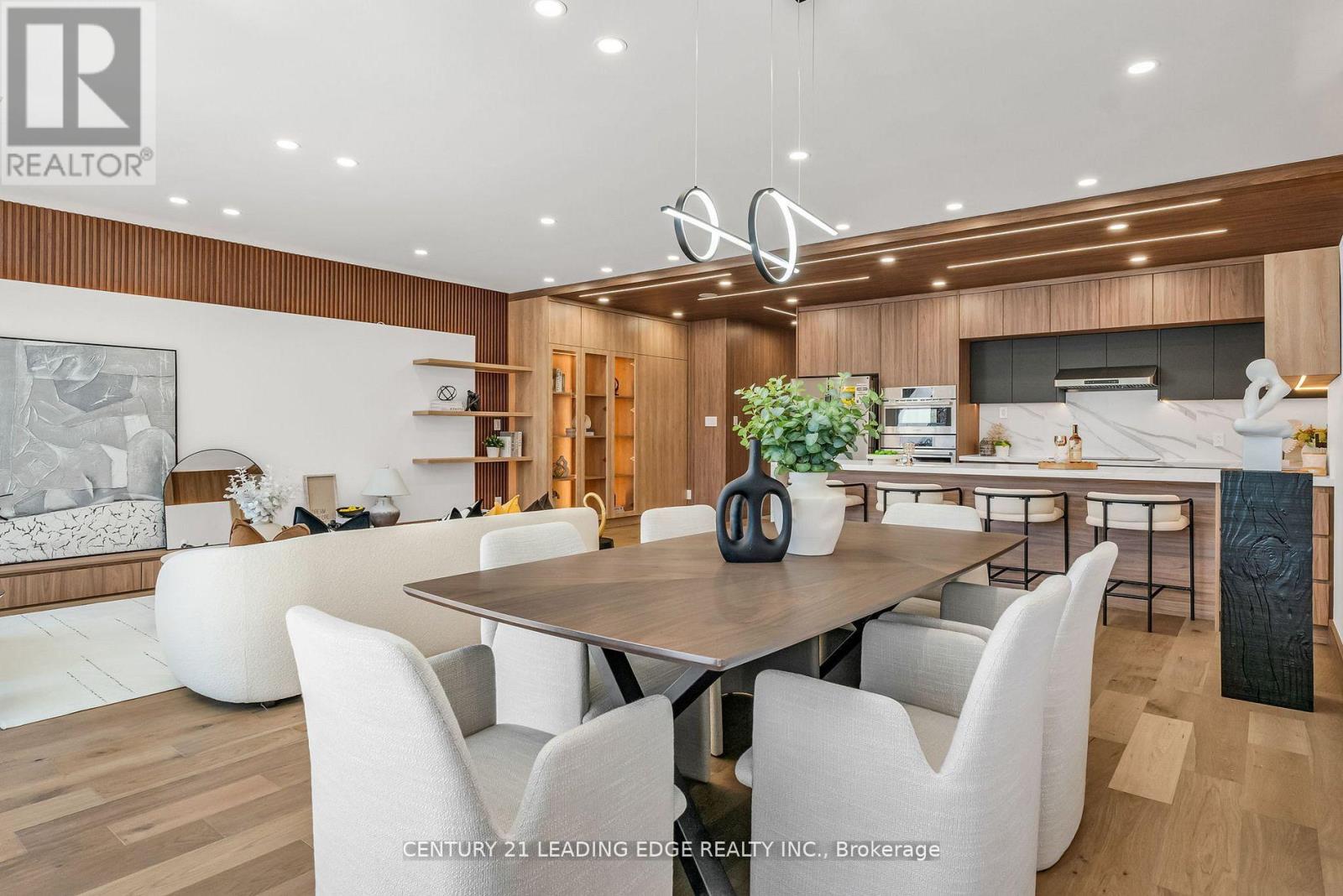 #208 1 WATERGARDEN WAY - 16