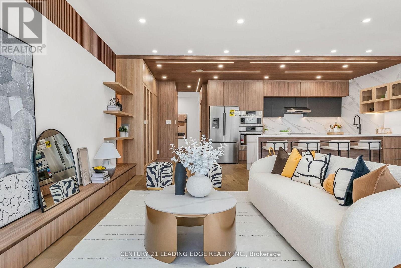 #208 1 WATERGARDEN WAY - 20
