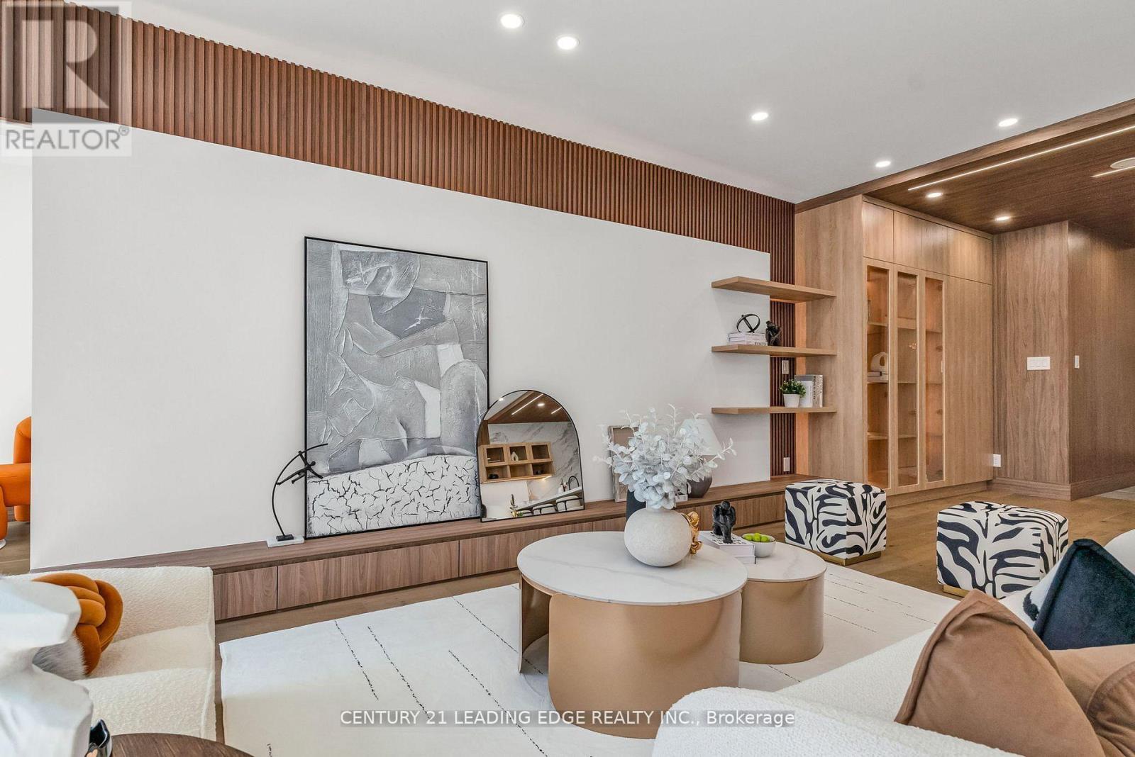#208 1 WATERGARDEN WAY - 21