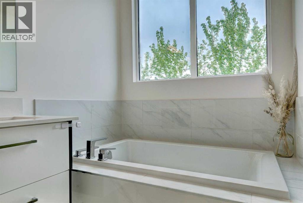 Single Family House for Sale in    Avenue SW South Calgary Calgary 