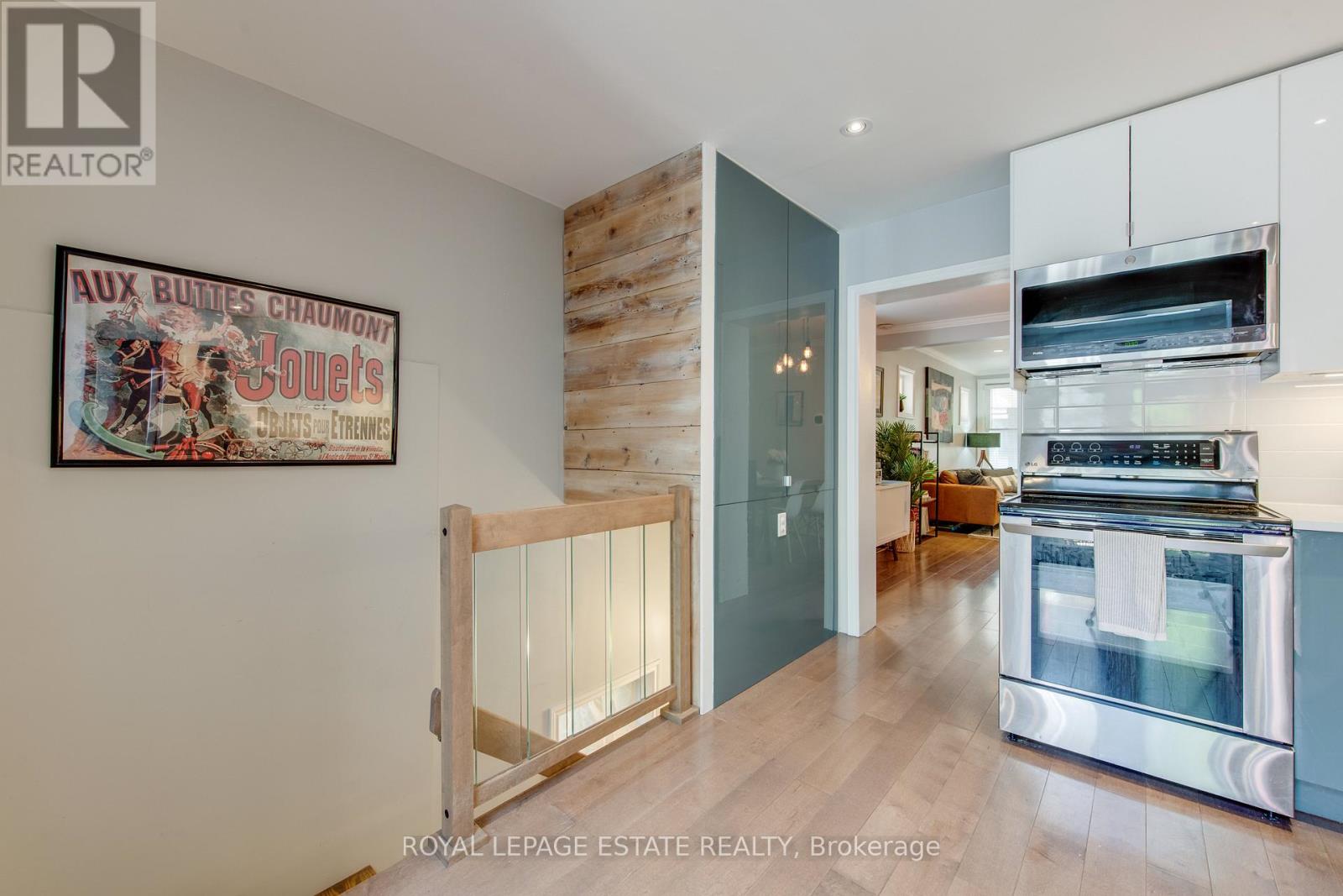 138 WOODMOUNT AVENUE - 13