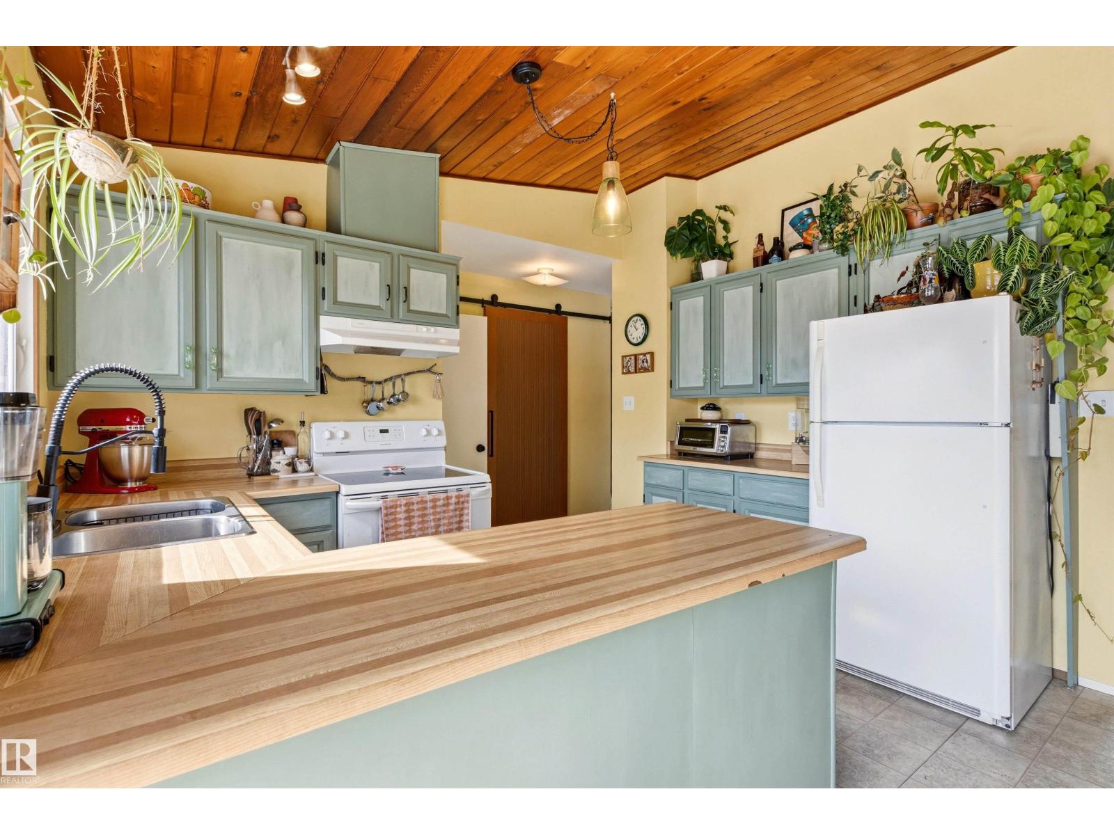 18315 68 AV NW, Edmonton