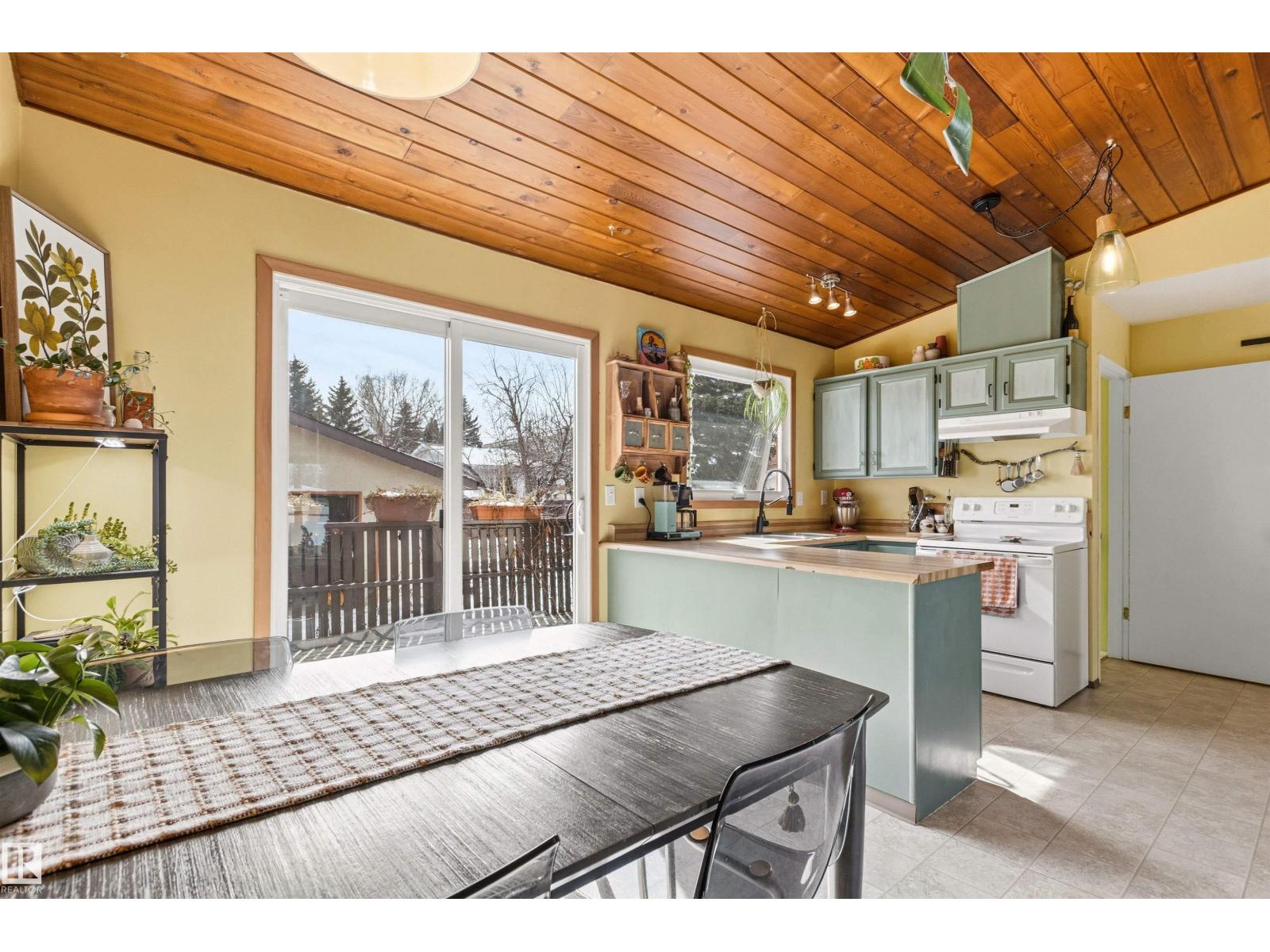 18315 68 AV NW, Edmonton