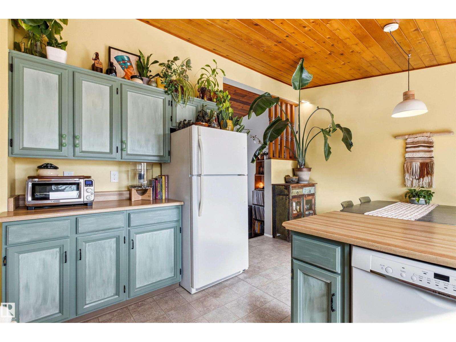 18315 68 AV NW, Edmonton