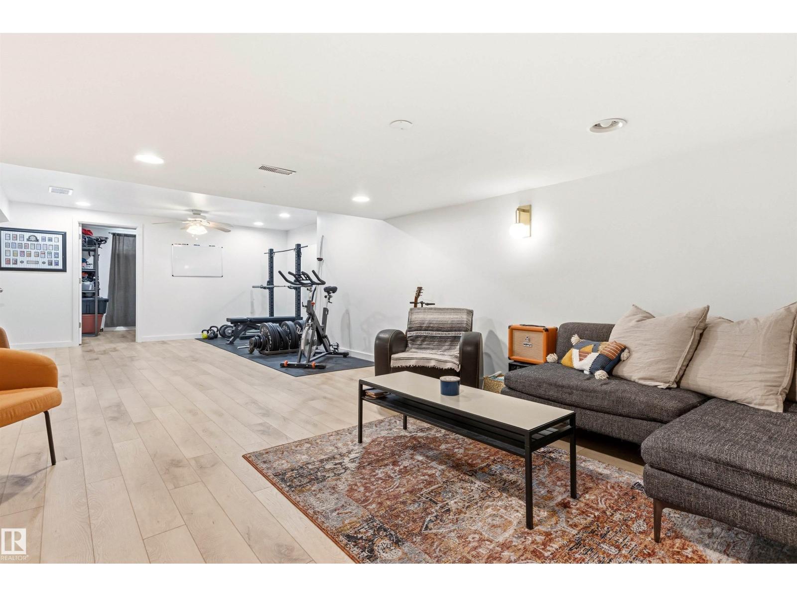 18315 68 AV NW, Edmonton