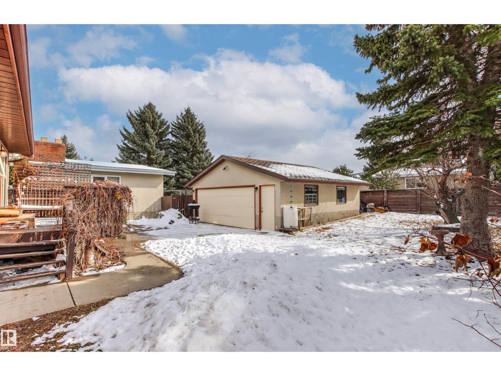 18315 68 AV NW, Edmonton