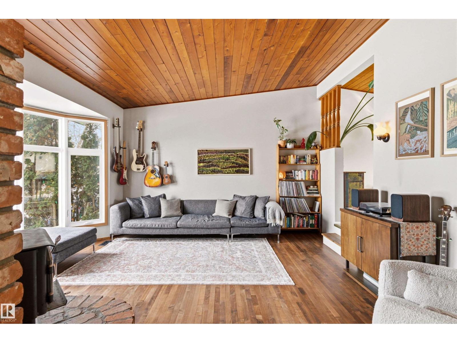 18315 68 AV NW, Edmonton