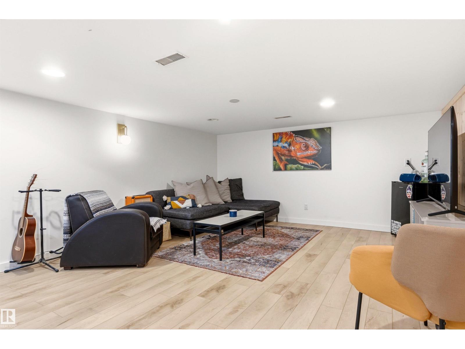 18315 68 AV NW, Edmonton