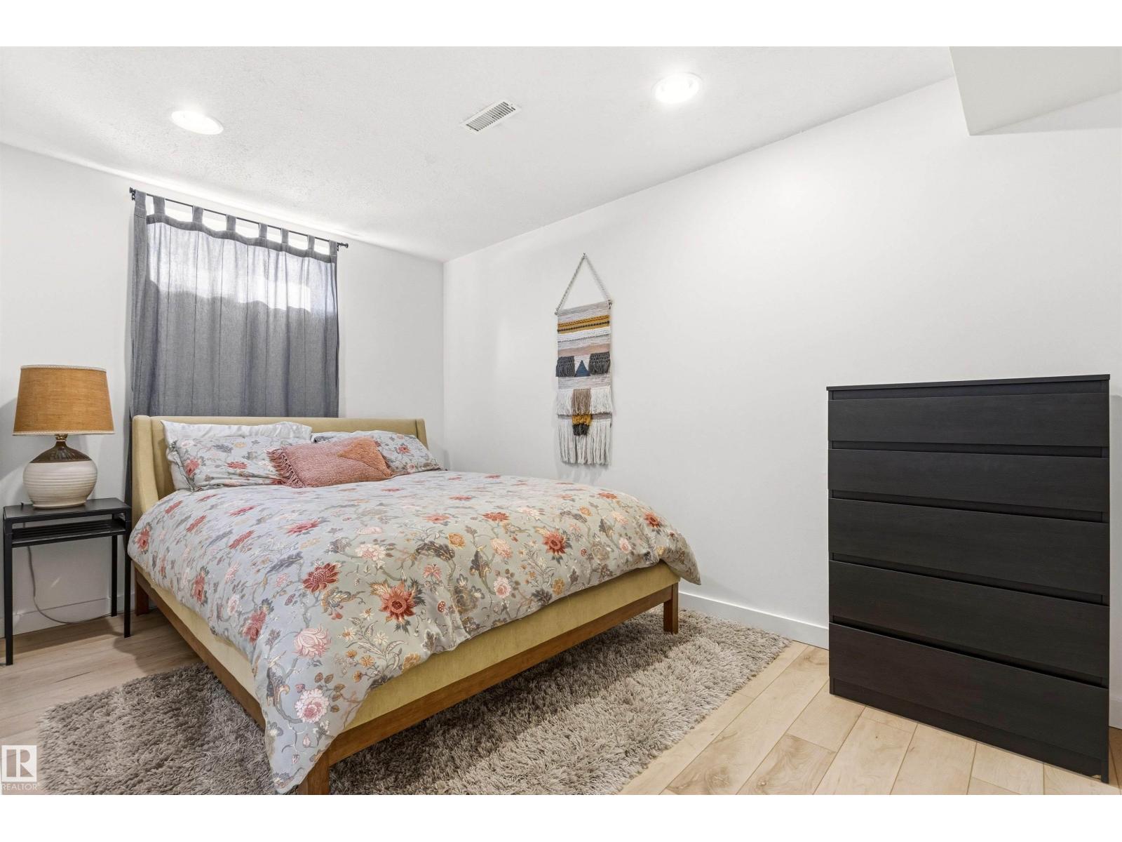 18315 68 AV NW, Edmonton