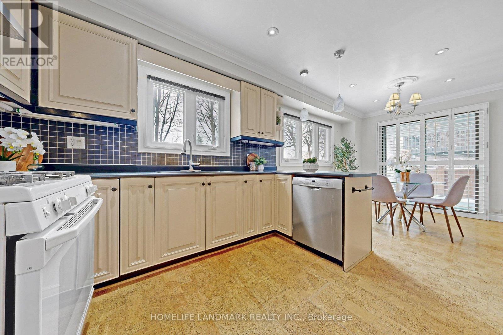 51 EMELINE CRESCENT - 9
