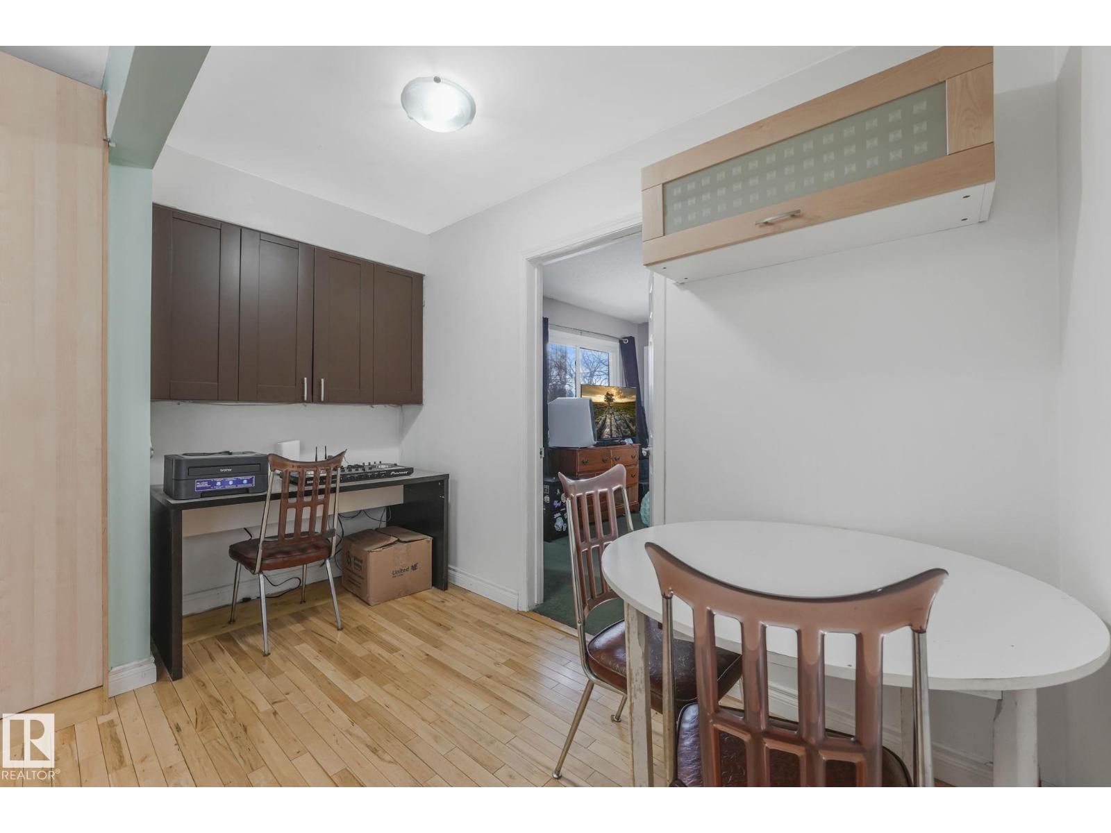 #4 9835 82 AV NW, Edmonton