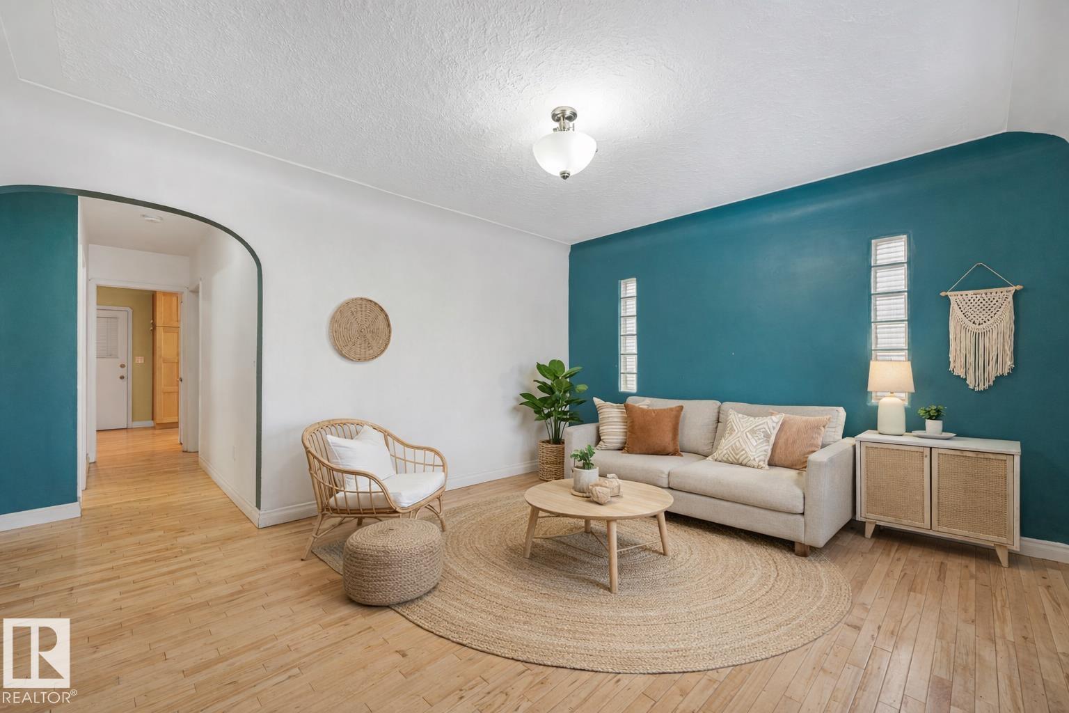 #4 9835 82 AV NW, Edmonton