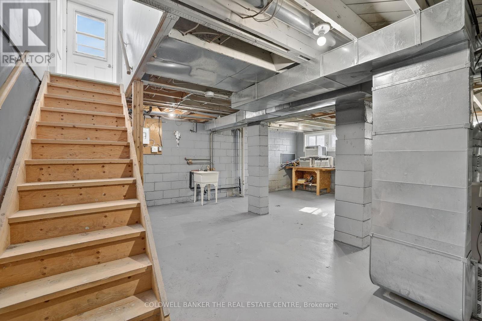 226 SEPTONNE AVENUE, Newmarket (Bristol-London), Ontario