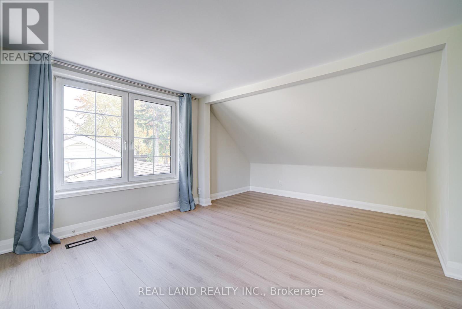 4762 14TH AVENUE - 27