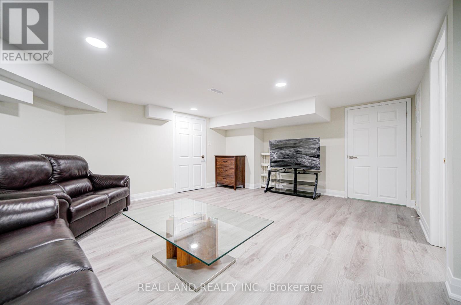 4762 14TH AVENUE - 45