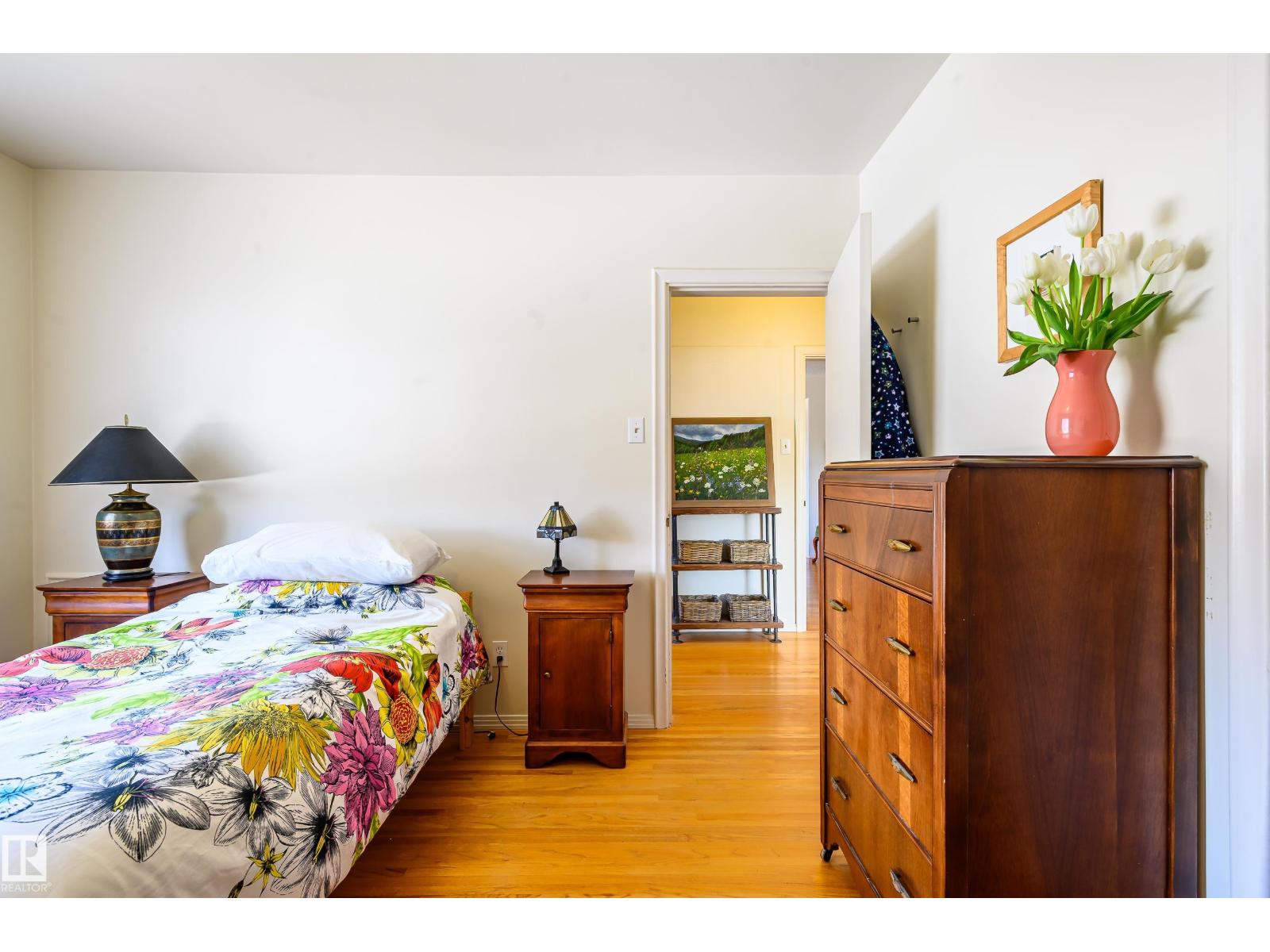 #12 6805 112 ST NW, Edmonton