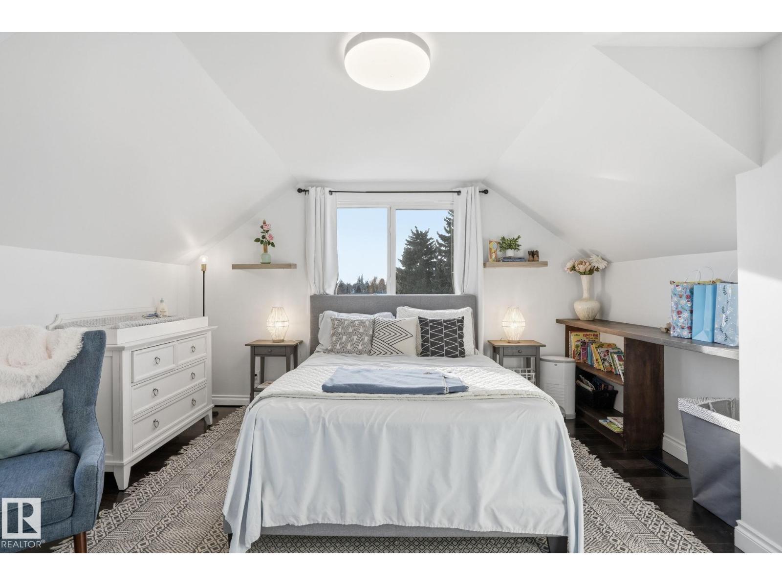 15702 86 AV NW, Edmonton