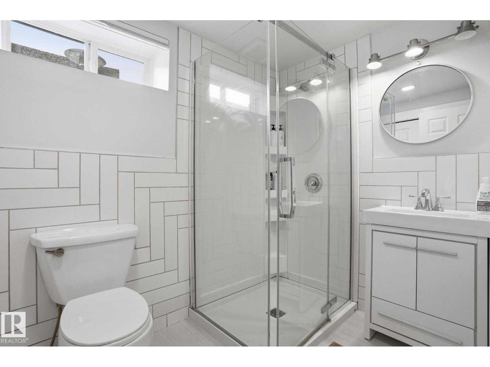 15702 86 AV NW, Edmonton