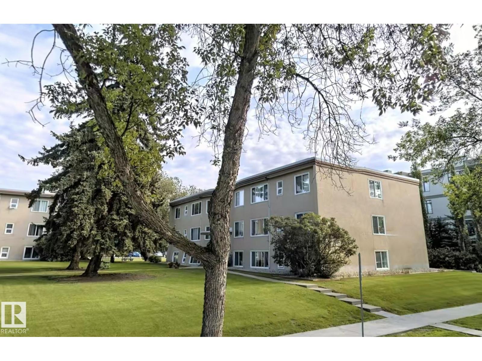 #12 6805 112 ST NW, Edmonton