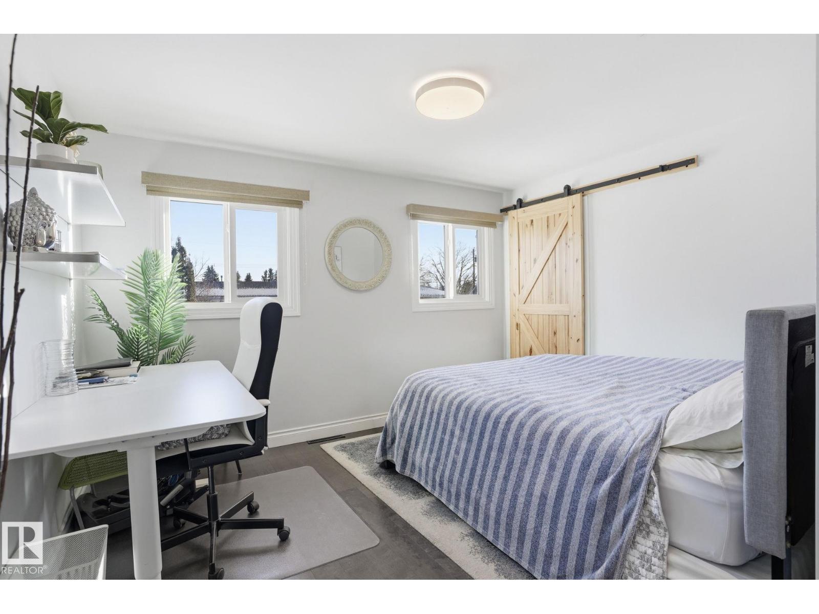 15702 86 AV NW, Edmonton