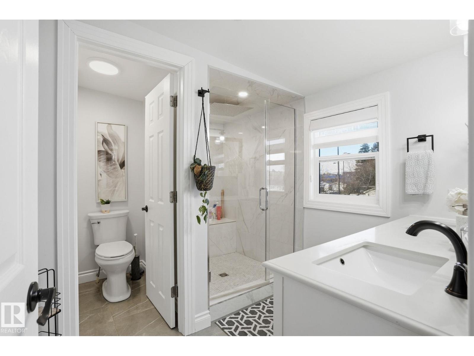 15702 86 AV NW, Edmonton