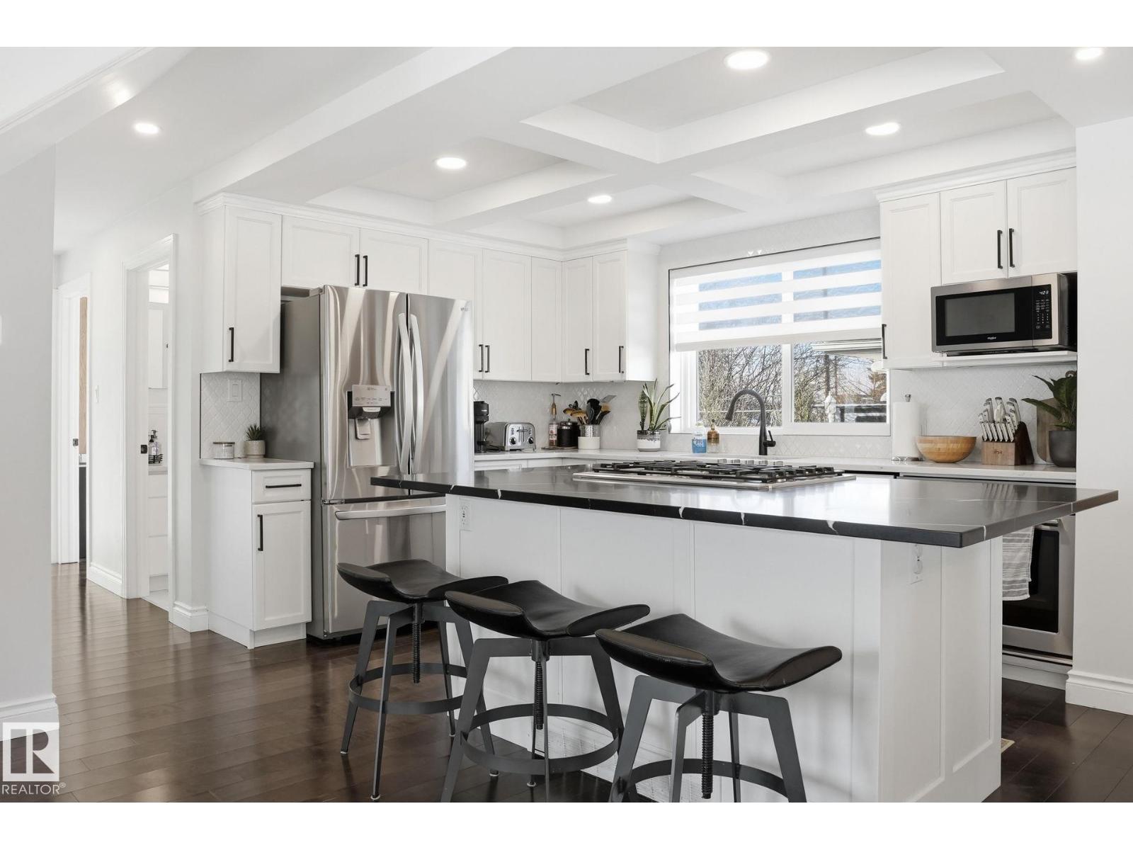 15702 86 AV NW, Edmonton