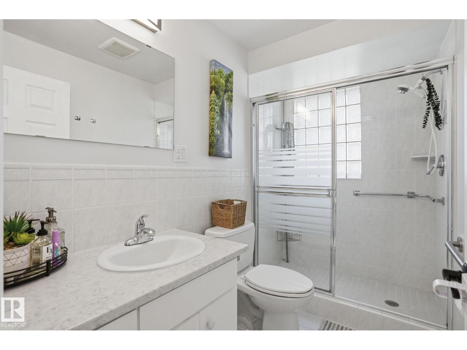 15702 86 AV NW, Edmonton