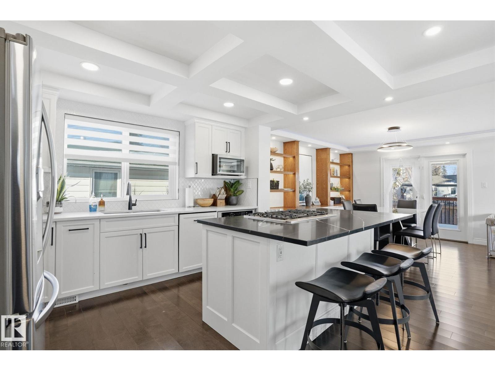 15702 86 AV NW, Edmonton