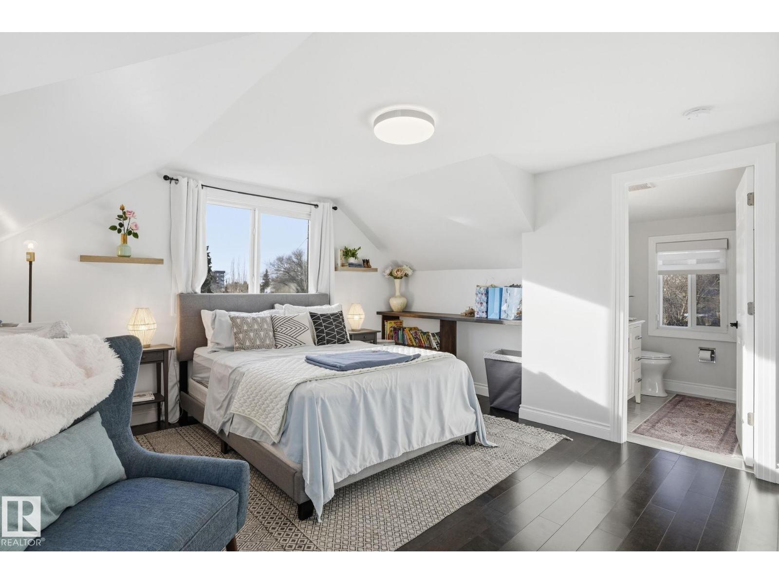 15702 86 AV NW, Edmonton