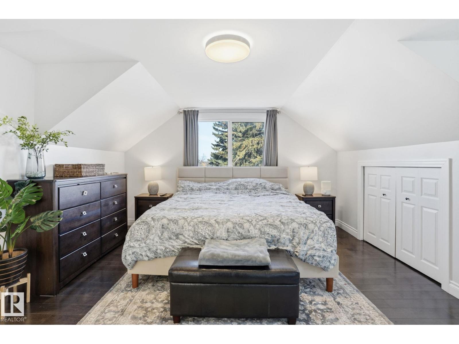 15702 86 AV NW, Edmonton