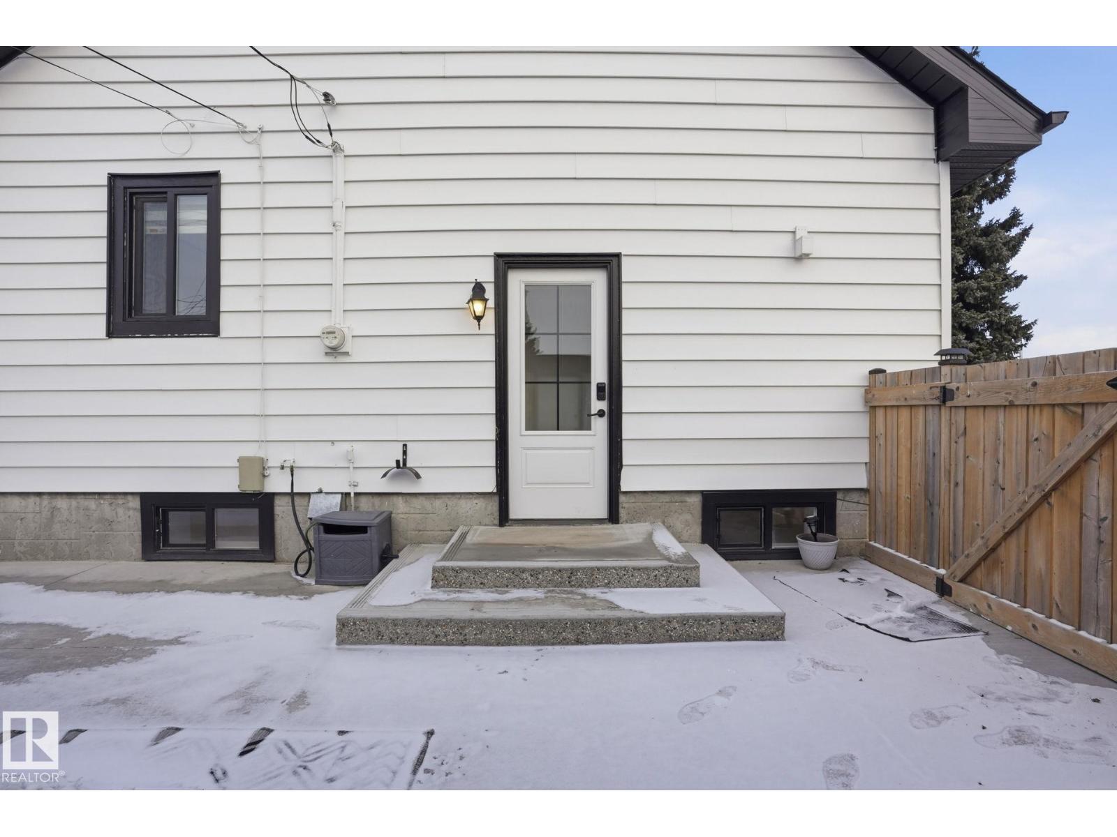 15702 86 AV NW, Edmonton