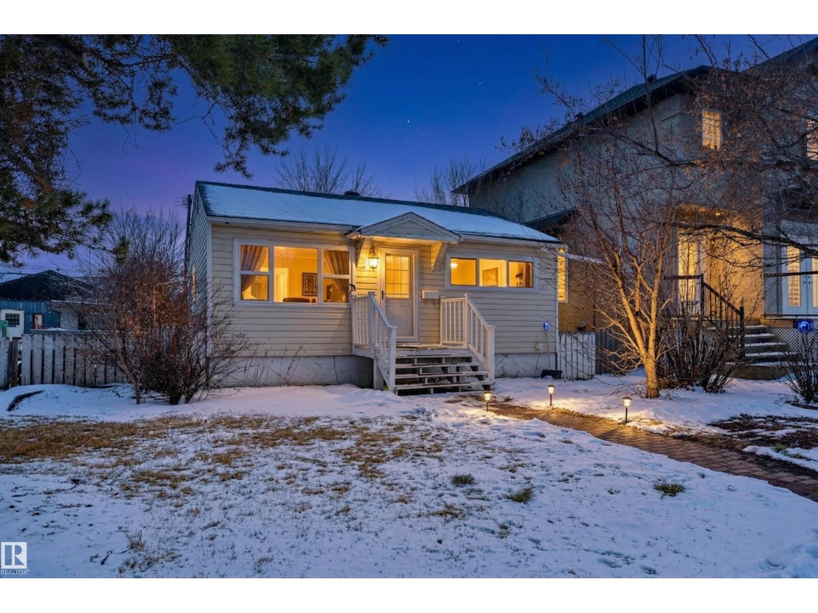 7449 83 AV NW, Edmonton