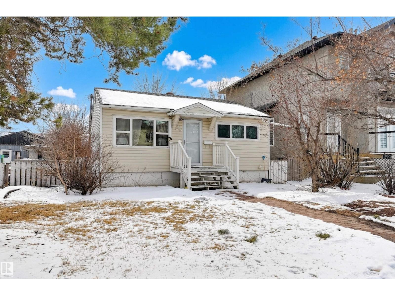 7449 83 AV NW, Edmonton