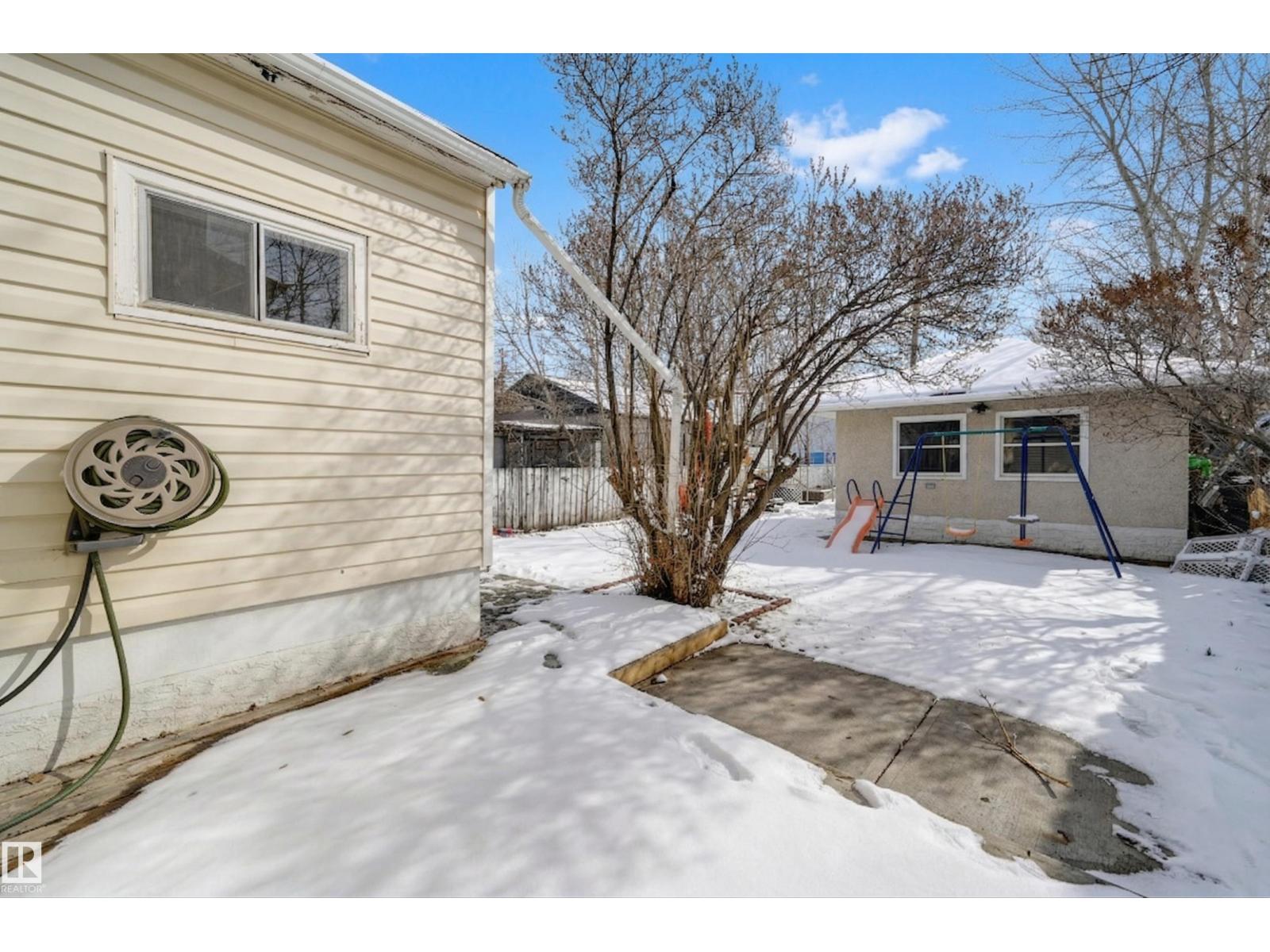 7449 83 AV NW, Edmonton