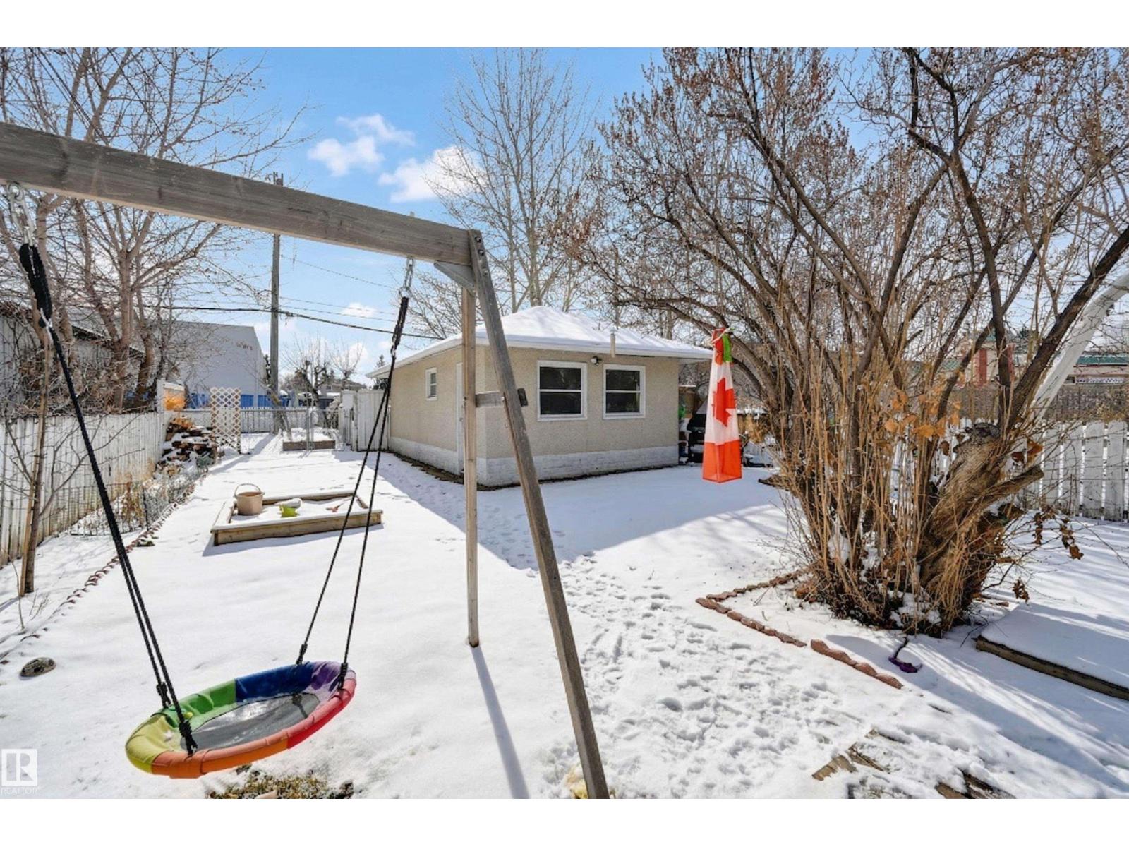 7449 83 AV NW, Edmonton