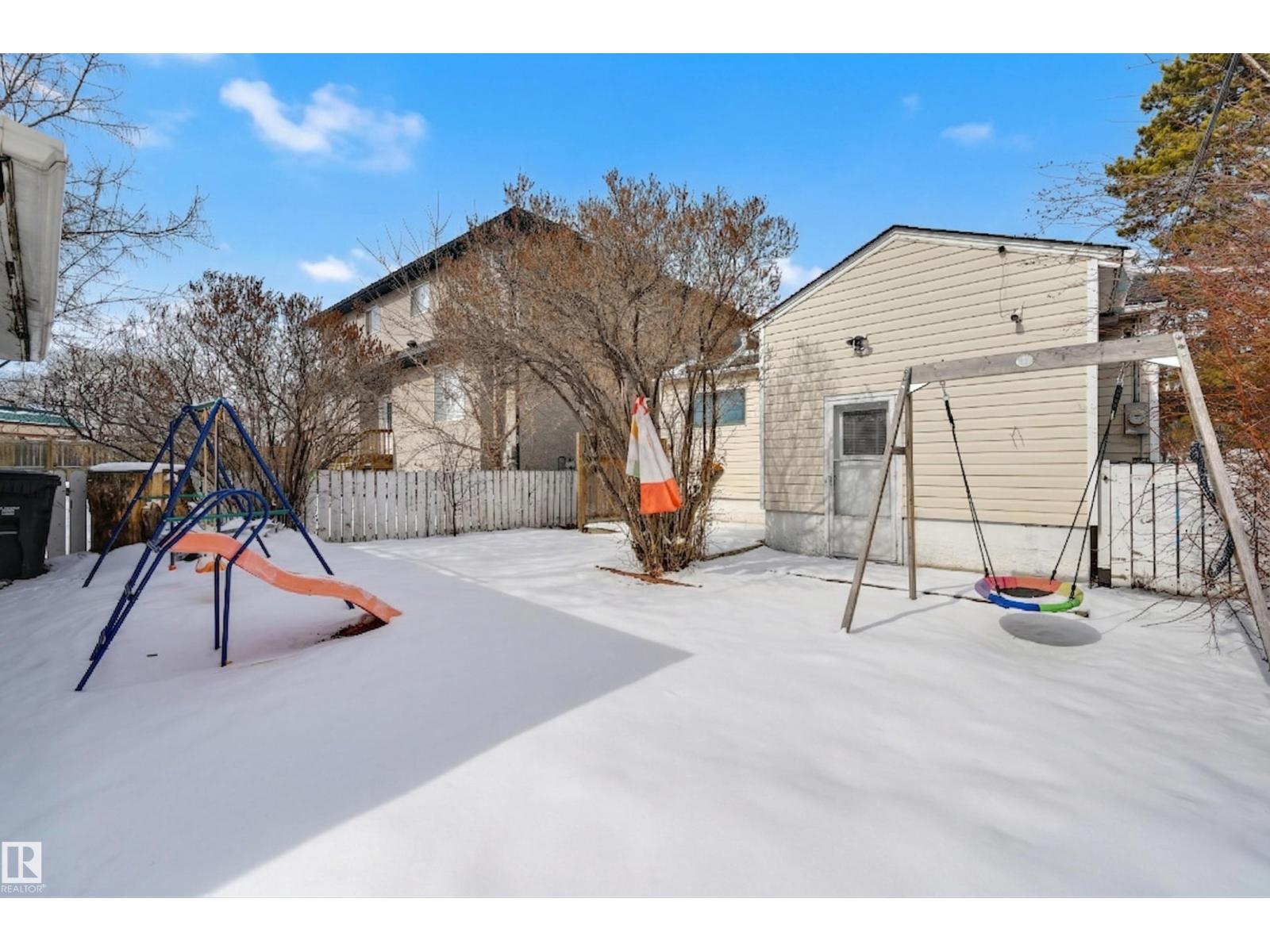 7449 83 AV NW, Edmonton