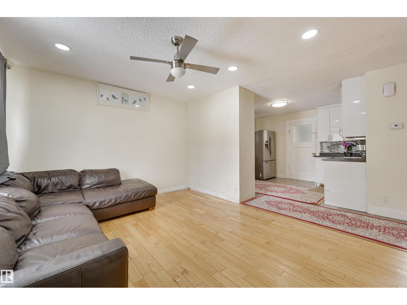 7449 83 AV NW, Edmonton