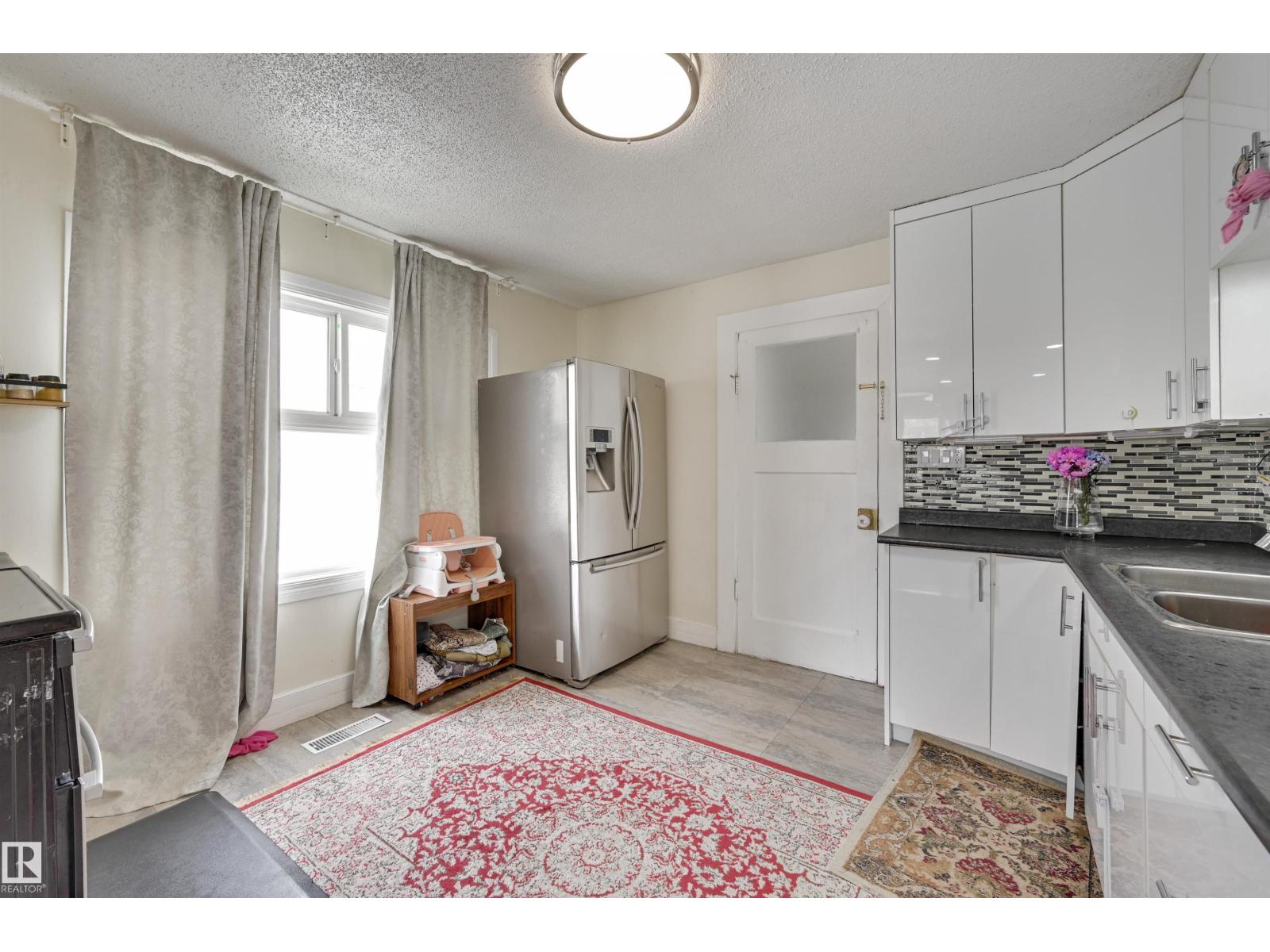 7449 83 AV NW, Edmonton