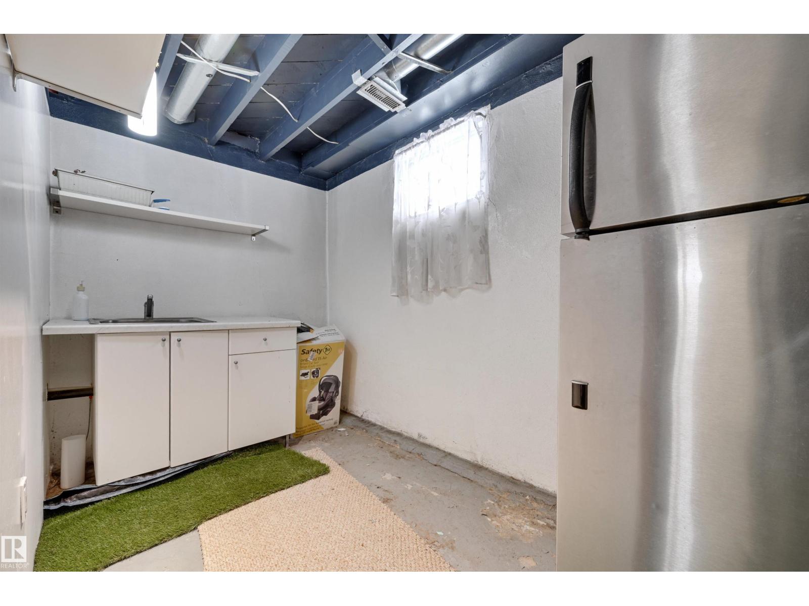 7449 83 AV NW, Edmonton