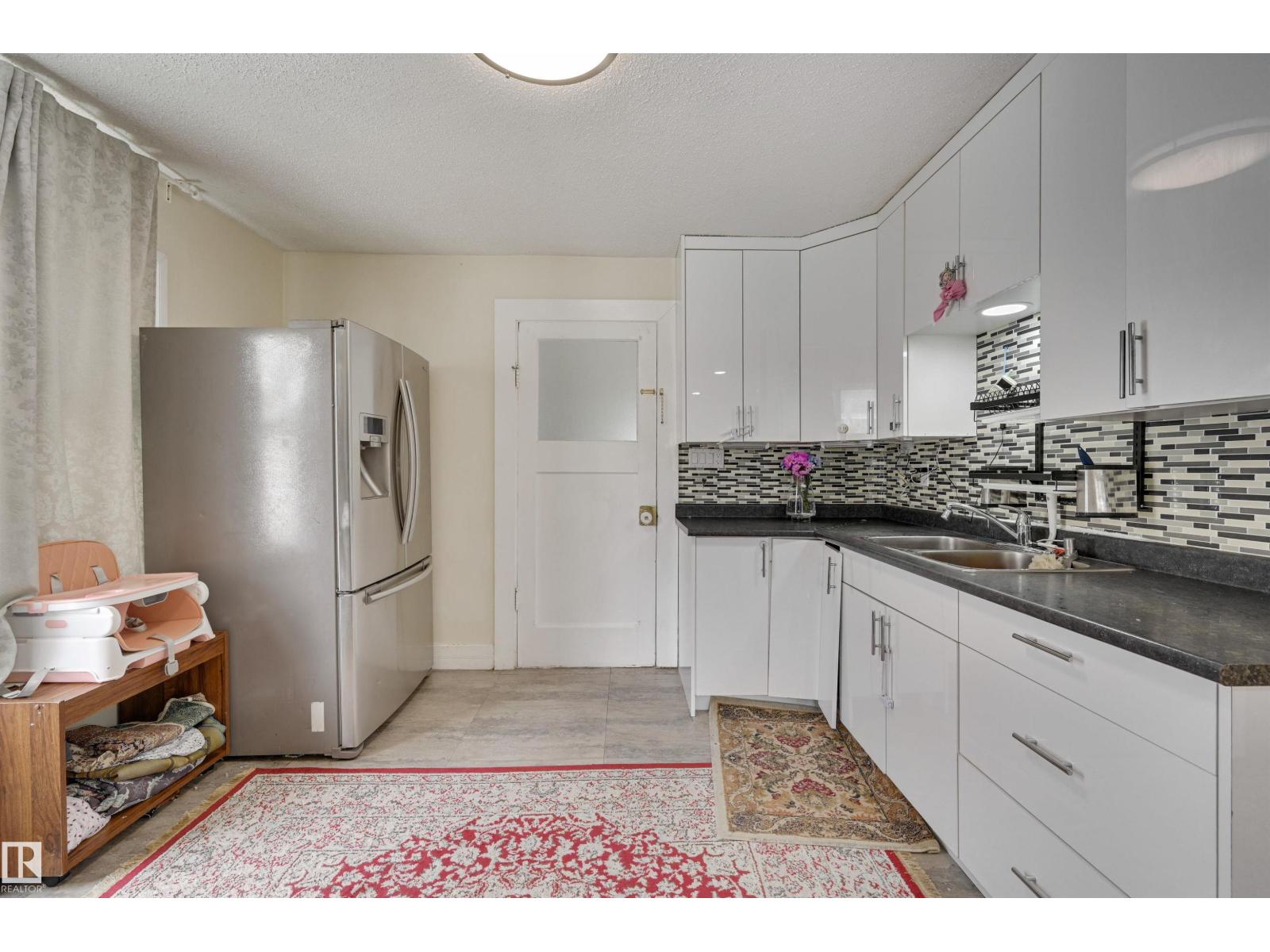 7449 83 AV NW, Edmonton