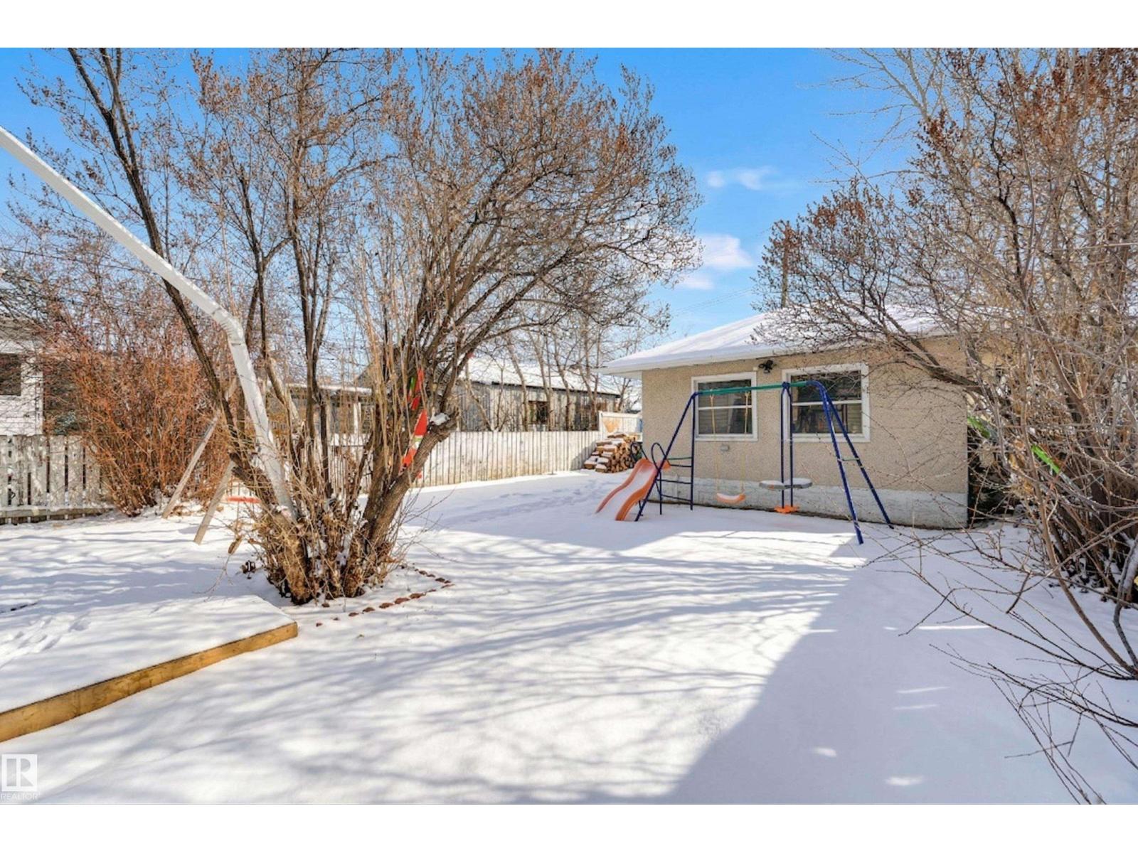 7449 83 AV NW, Edmonton