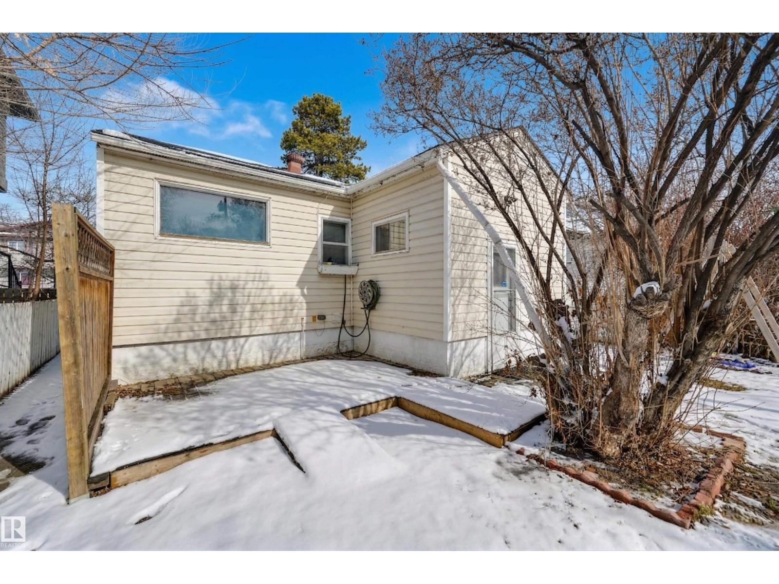 7449 83 AV NW, Edmonton