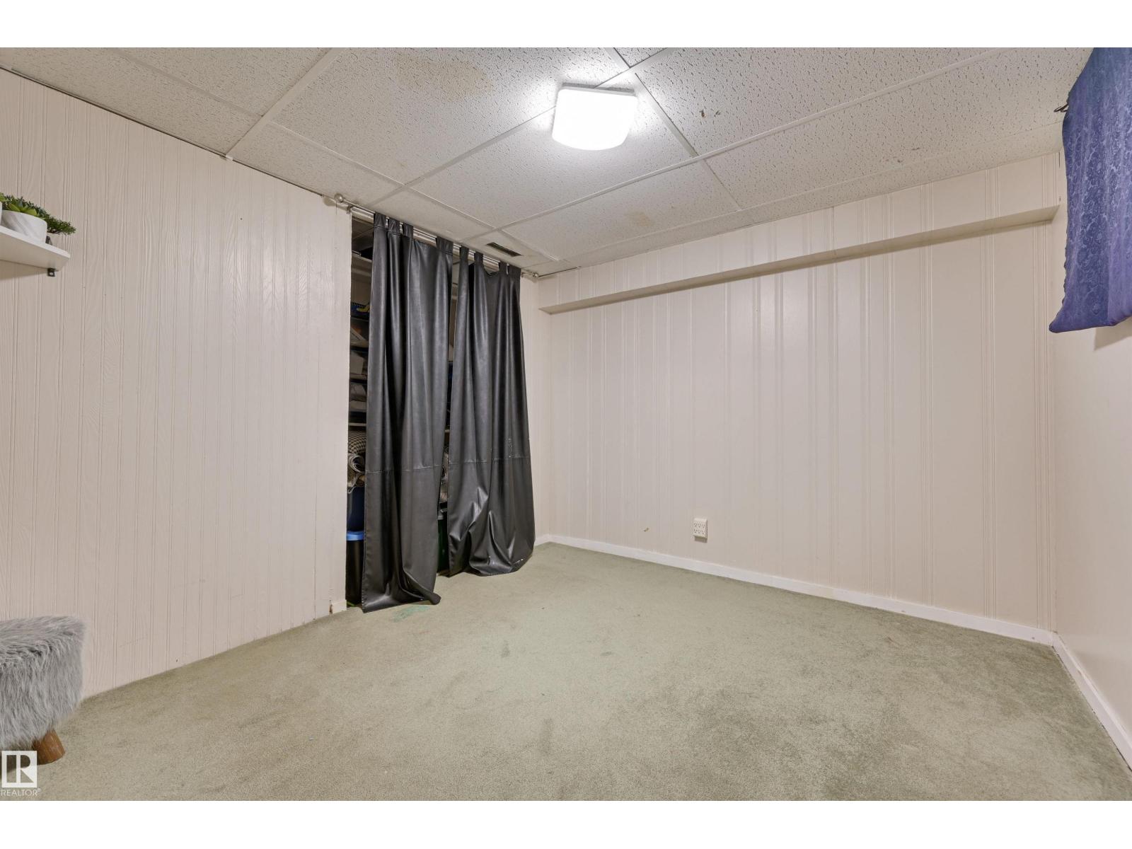 7449 83 AV NW, Edmonton