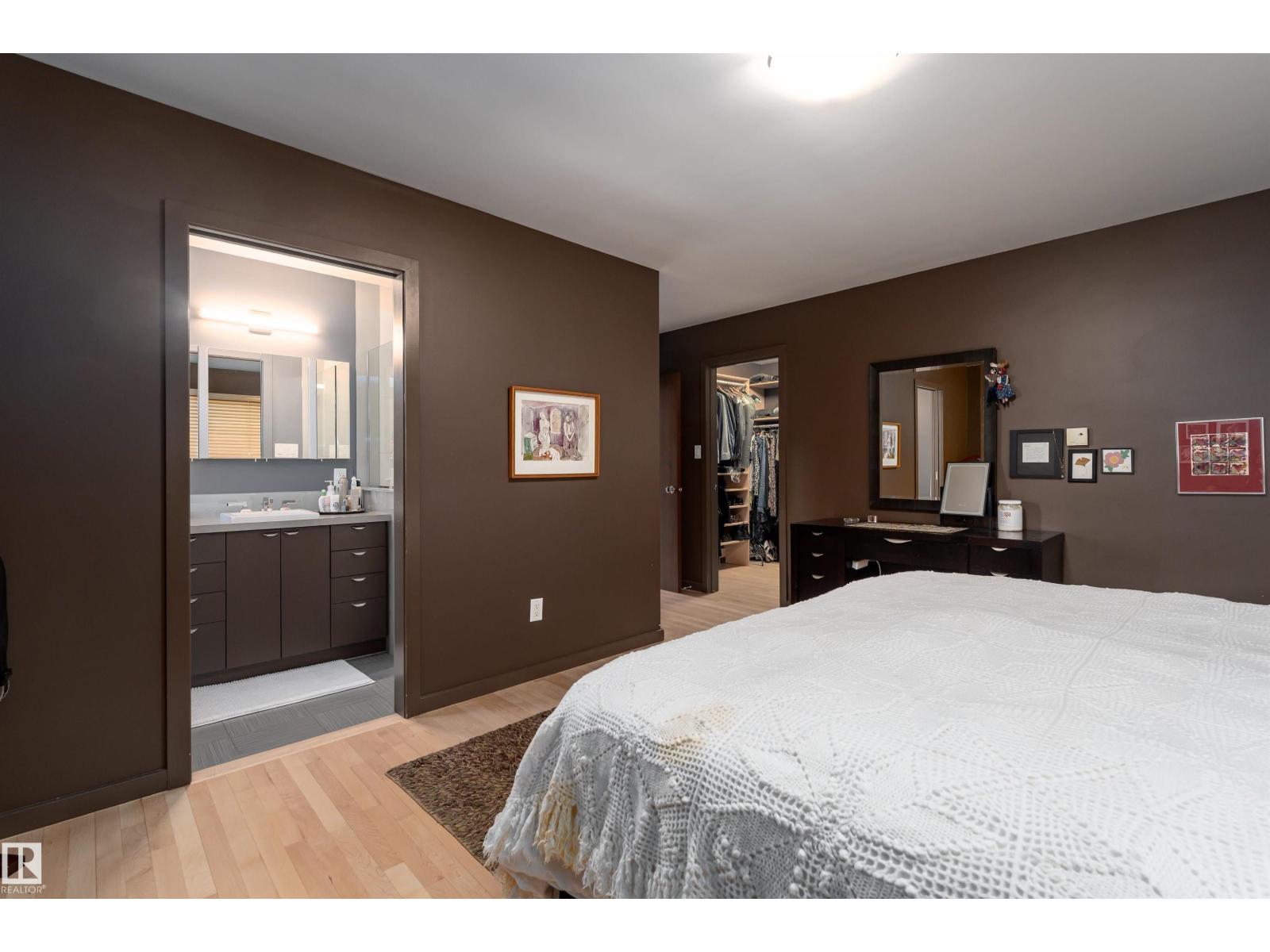 9715 141 ST NW, Edmonton