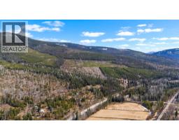 7904 Highway 3, Yahk, BC V0B2P0 Photo 6